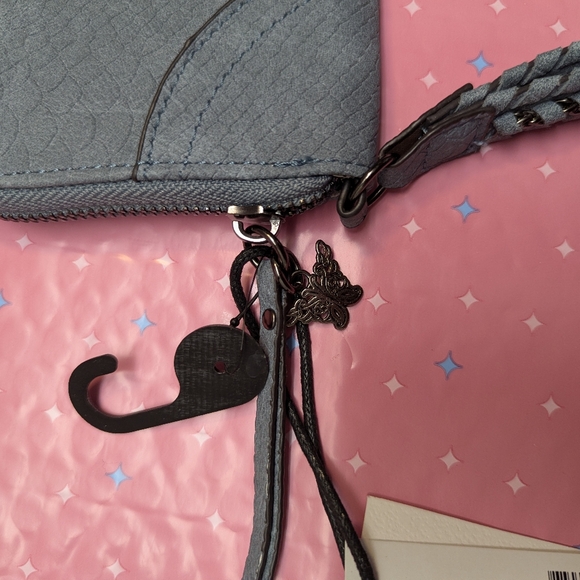 Jessica Simpson Gray Wallet - Picture 4 of 4